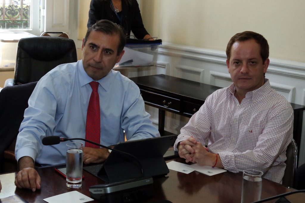 Diputado Noman apoya royalty minero para que parte de los recursos se queden en las regiones ...