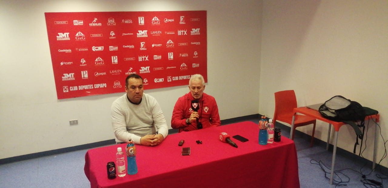 Ivo Basay fue presentado oficialmente como el Director Técnico de